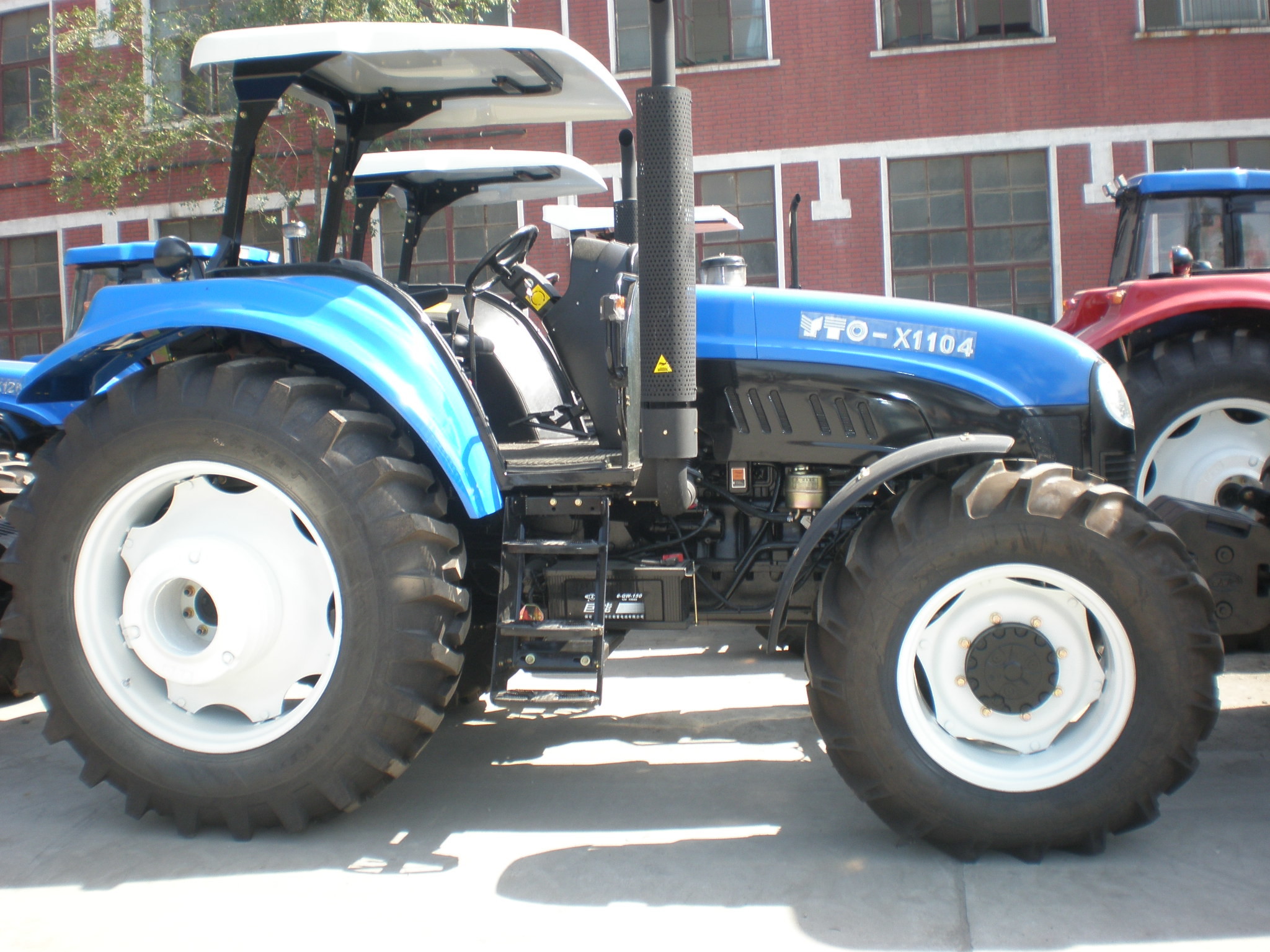 Cheap YTO X1104 4WD 110HP Four Wheel Drive Farm Tractor For Agriculture for sale
