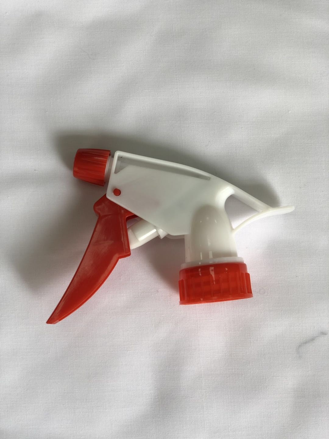 Cheap Hills Garden Sprayer Spare Parts , Red White Color Plastic Trigger Garden Sprayer for sale