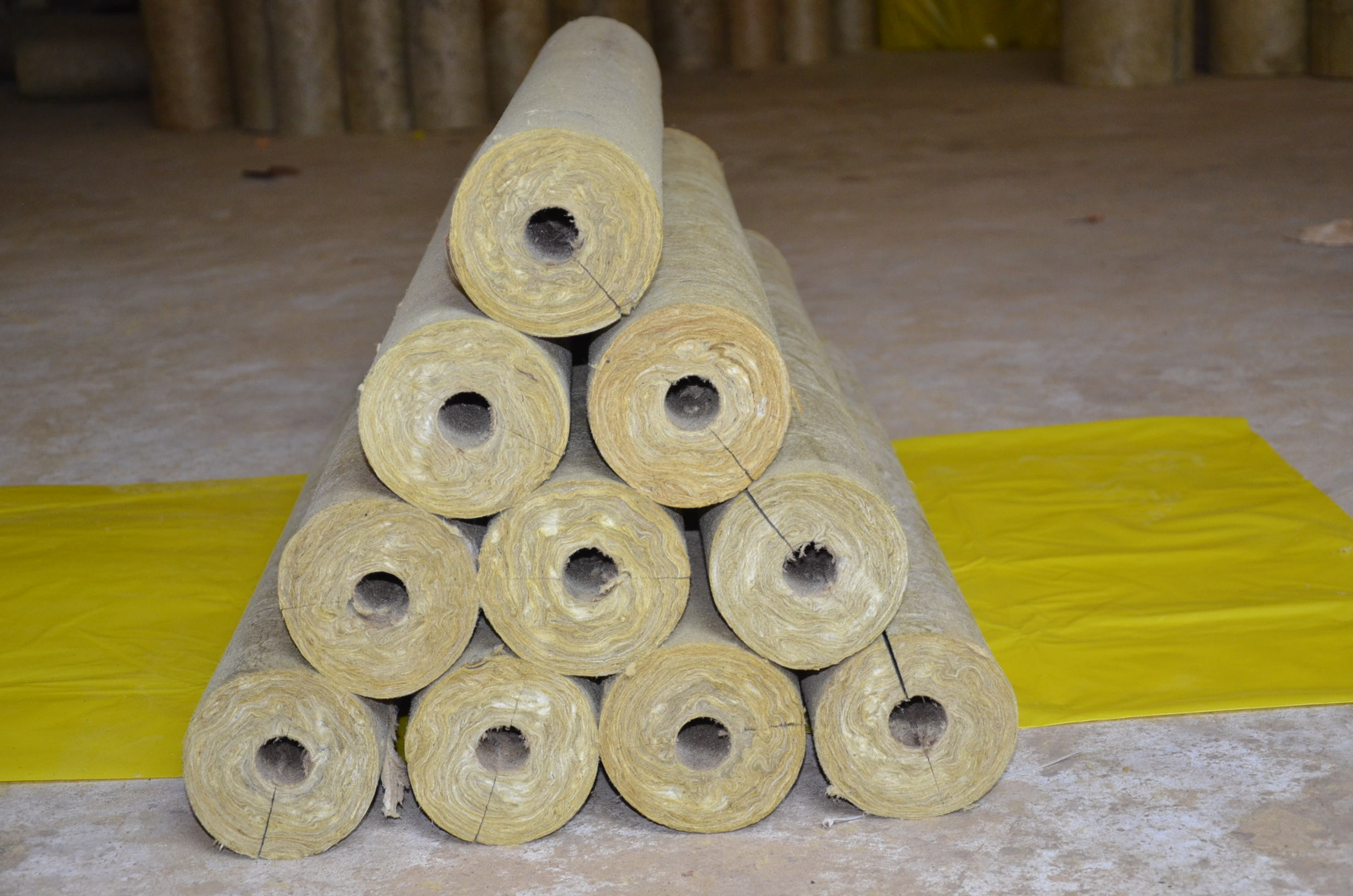 Cheap Low Dust Rockwool Pipe Insulation , Mineral Wool Thermal Insulation Pipe for sale