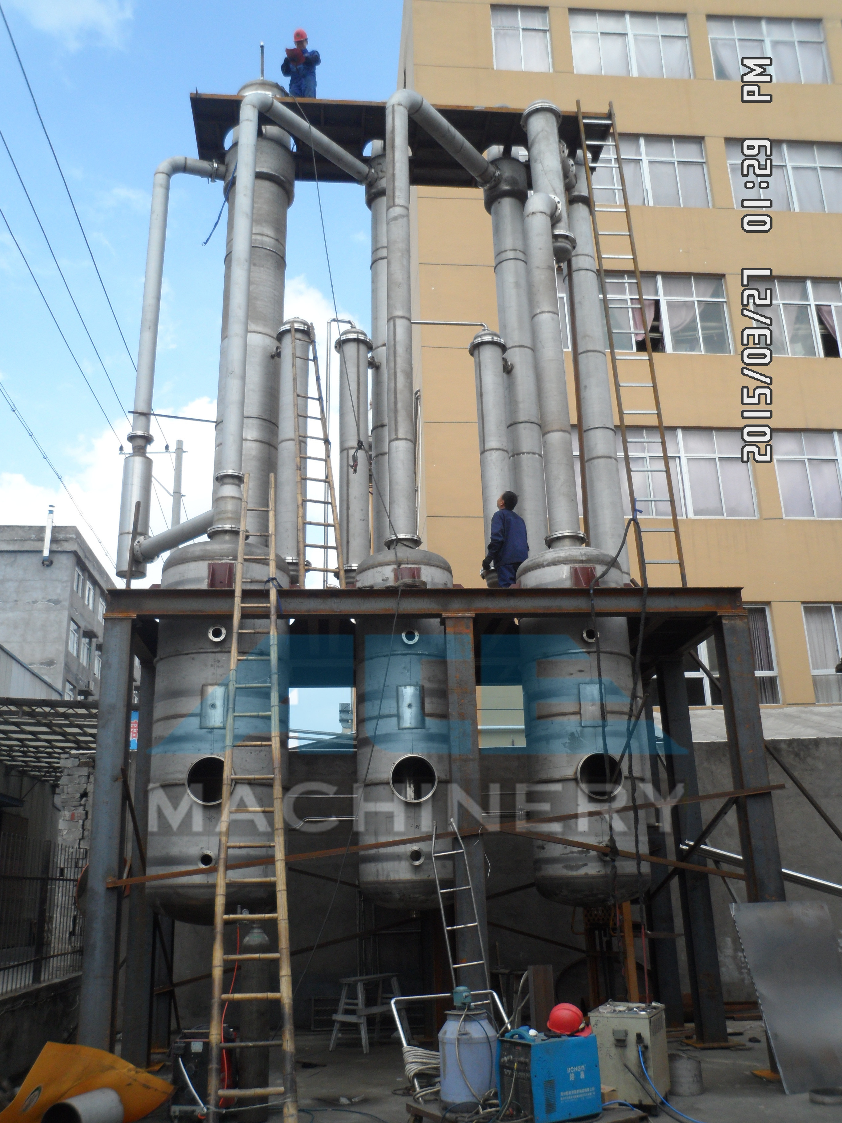 Cheap Herbal Extraction High-Efficiency Triple-Effect Falling Film Thermal Evaporator for sale