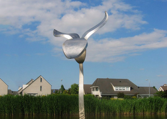 Cheap Beautiful Tulip Flower Stainless Steel Sculpture In Water , Matt Finish for sale
