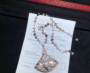Cheap High End Custom 18K Gold Jewelry , Luxury Bulgari Diamond Necklace for sale