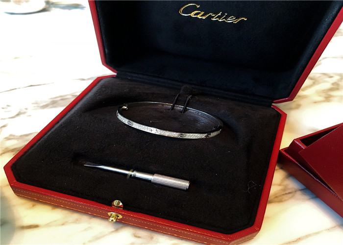 Cheap Unisex 18K Gold Diamond Jewelry , Cartier Love Bracelet Diamond Paved for sale