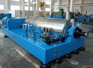 Cheap Horizontal Centrifugal Decanter Centrifuges 2 / 3 Phase For Industrial Waste Water Treatme for sale