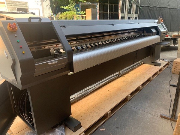 Cheap 240sqm/H Used Konica Solvent Printer , 3.2m Solvent Wide Format Printers for sale