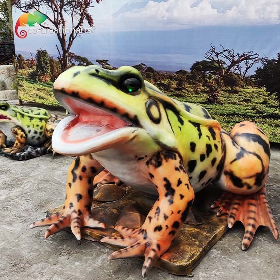 Landscape Decoration Realistic Animatronic Animals Life Size Frog Water Resisting
