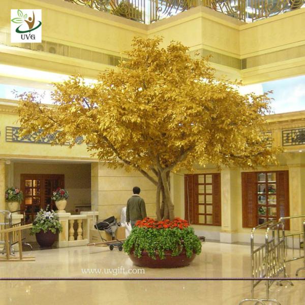 UVG Small artificial banyan family tree decorations with wooden trunk for hotel decor