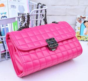 China Pink Genuine Quilted Leather Handbags Alloy Chain Strap Western Style For Ladies on sale