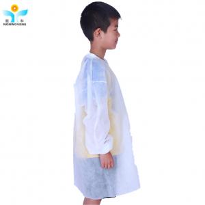 China 40gsm Polypropylene Disposable Lab Coat , OEM Non Woven Lab Coat For Kids on sale