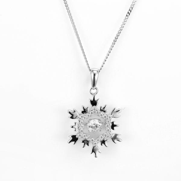 Princess Cut Diamond 18K Gold Necklace Classic Style 18 Inches Diamond Pendant