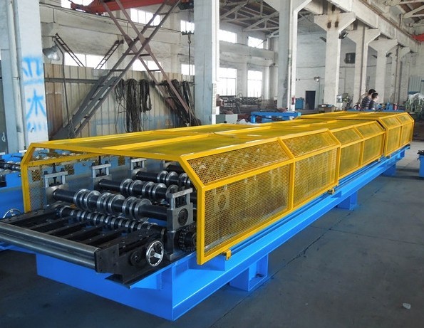 1.25M Width Trapezoid Roof Panel Roll Forming Machine For Commercial Metal Buildings