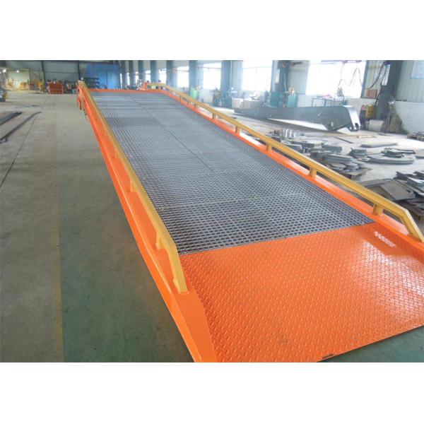 Mobile Container Dock Ramp With Hydraulic Retractable Support Leg