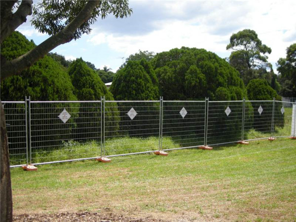 AS 4687 standard 2.4x2.1m size construction fence  for Australia