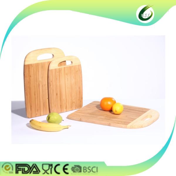 custom design fruit wooden cutting board wholesale in China