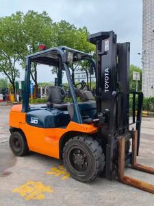 Cheap 3-Ton Second-Hand Toyota 8FDZN30 Diesel Forklift From A Chinese Factory for sale
