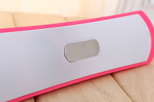 New model Bluetooth speaker 900 mAh li-polymer battery huge woofer bass speaker