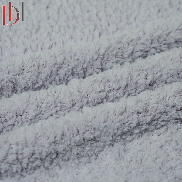 97% polyester 3% Spandex Fleece Fabric Oilproof Wind Proof Quick Dry