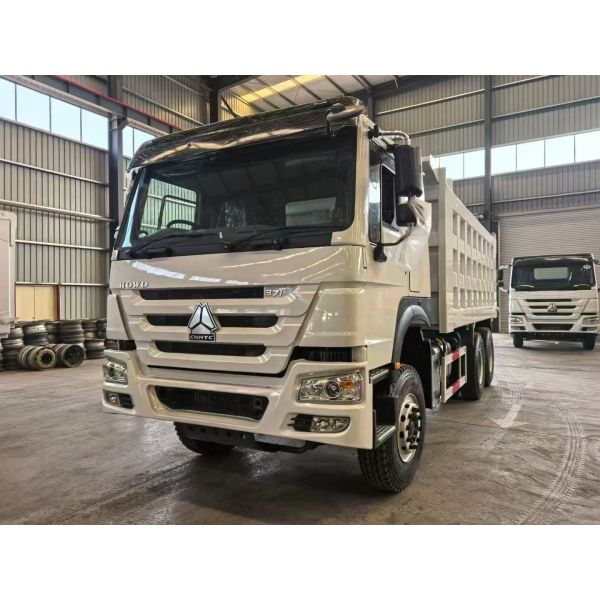 Smooth Powerful Combination Of WP10.380 Engine And HW19710 Gearbox In Refurbished Howo 371 HP Dump Truck 6x4