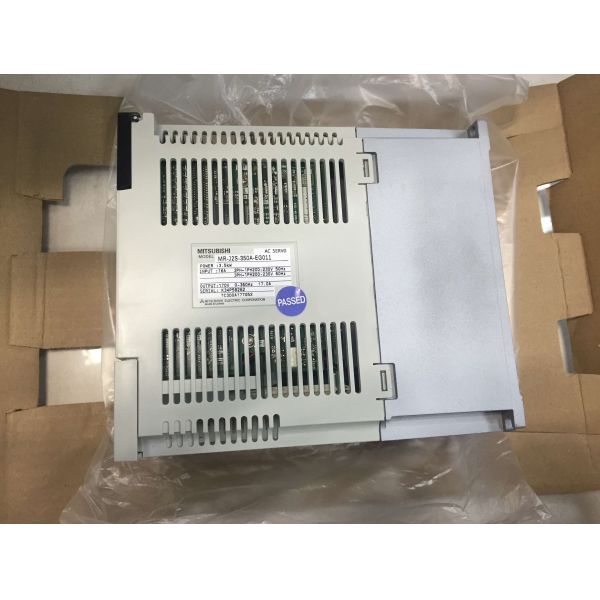 NEW AC SERVO DRIVER MR-J2S-100A-S046 3 Phase MITSUBISHI Melservo Industrial Amplifier