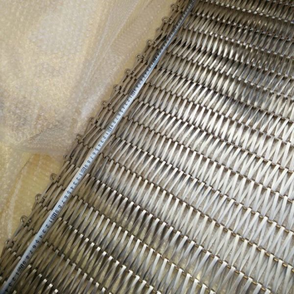 Square Opening Spiral Wire Mesh 0.5mm - 5mm Wire Dia 8.9kgs/M2