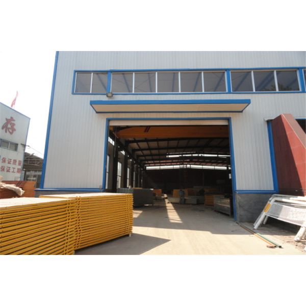 3mm-6mm Curved Welded Wire Fence Triangle Bending Fence Panels