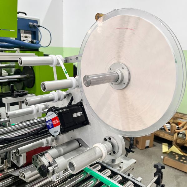 Advanced Automatic Aluminium Foil Roll Rewinding Machine for Wood Packaging Material