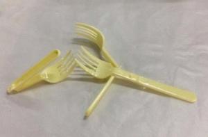 Cheap Disposable folding plastic fork Instant noodles, fruit fork disposable plastic fork fork plastic folding fork for sale