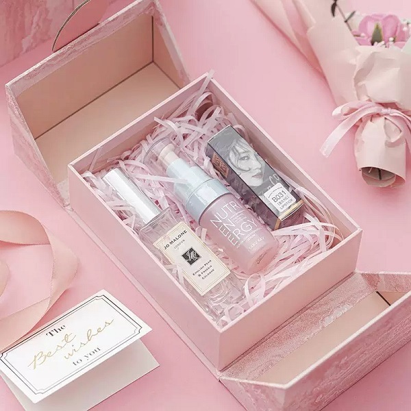 Double Door Folding Gift Boxes with Heart Seal and Paper Bag Set