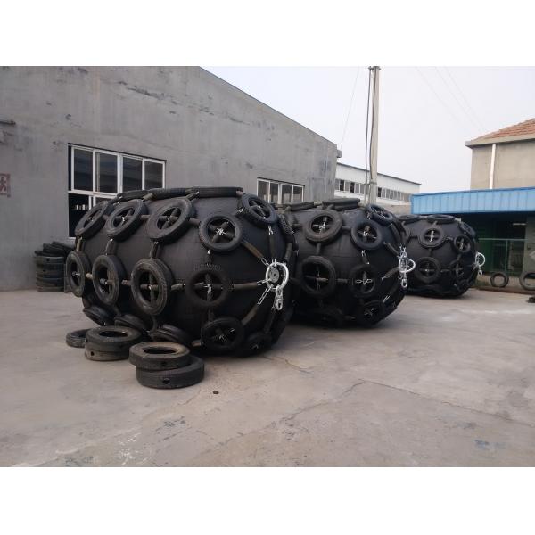 ISO17357 Standard Yokohama Type Pneumatic Rubber Fender Black For Protecting Dock And Boat