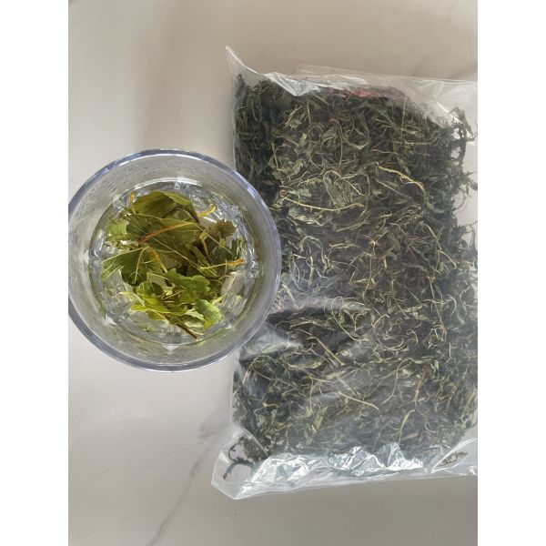 Raspberry sweet leaf can make into natural sweetener instead of sucrose uesd in drink , food , health care and beauty