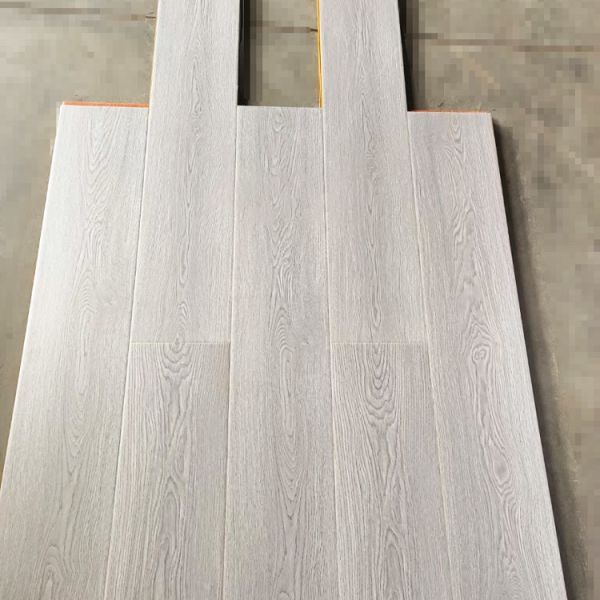 Exterior WPC Decorative Laminate Flooring AC1 AC2 AC3 Laminate Floor Boards