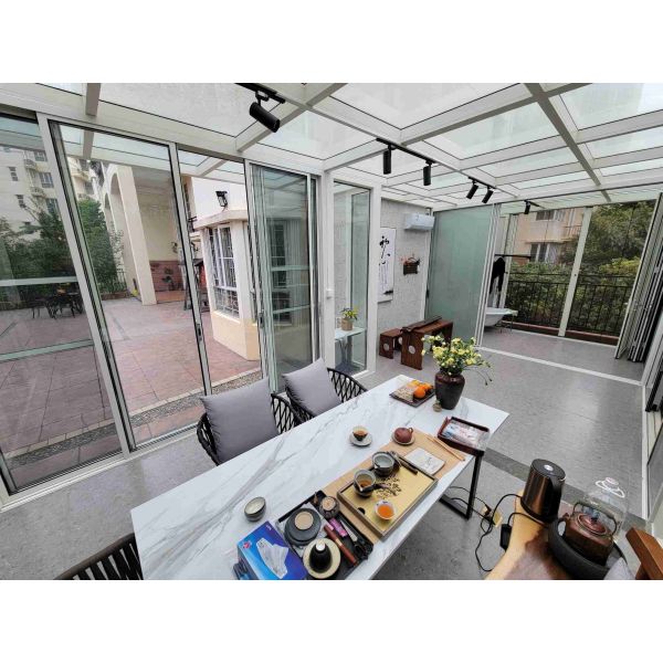 Luxury Prefab Outdoor Glass Sunroom High Light Transmission