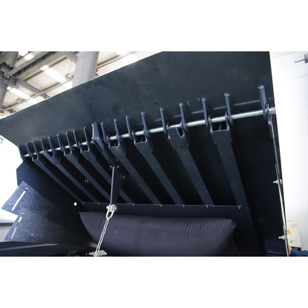 Eco Friendly Fine Steel Platform Airbag Dock Leveler Durable Operation