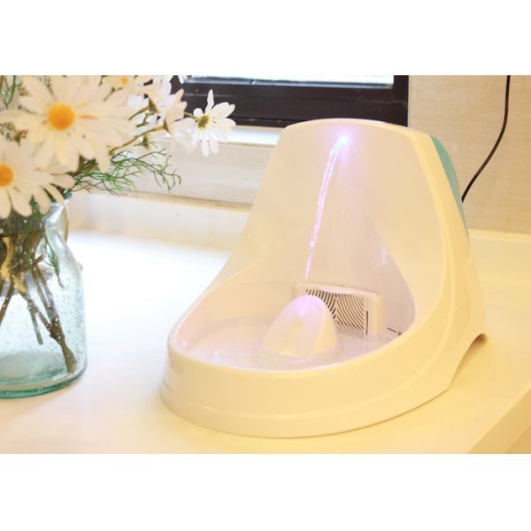 Large Fresh Water Cat Drinking Fountain Silent Operation For Dogs Cats