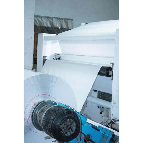 Movable Glue Type PE Coated Paper , Ordinary Sticky White Paper Sheet Roll