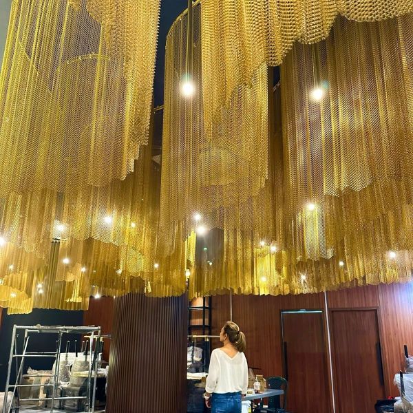 Customized Decorative Wire Mesh Aluminum Coil Curtain Metal Chain Drapery Fabric For Bars Screen