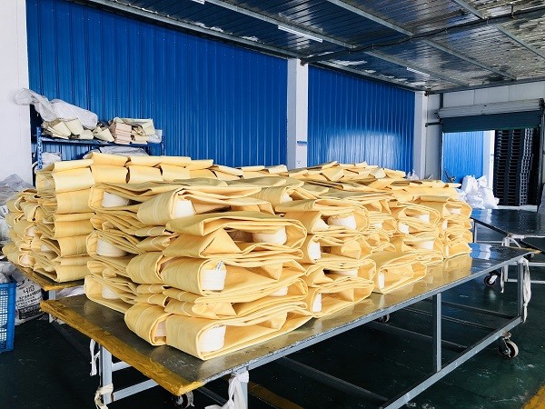 High Temperature Non Woven Nomex Filter Bag For Dust Collector 450-600GSM