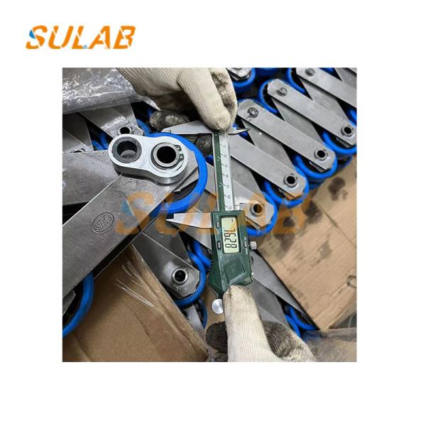 135.4mm Pitch OT Escalator Pallet Chain Travelator Pallet Moving Walk Chain