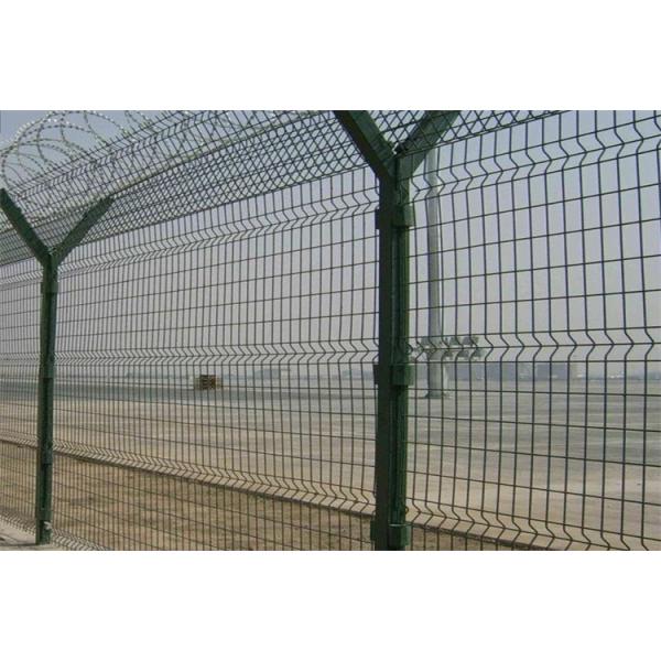 BTO-22 Razor Wire High Security Curved Welded Wire Mesh Fencing Square Fence Post