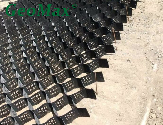 Black HDPE Geocell 200mm Height 660mm Welded Structures For Retaining Walls Gravity Walls Highways Embankments Sea Walls Sound Barriers