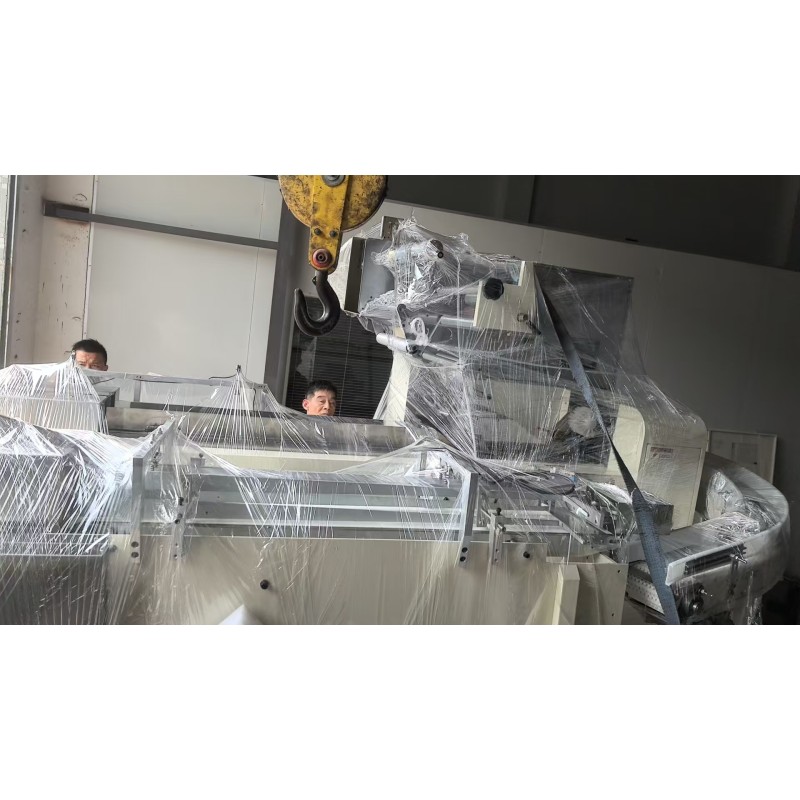 Doube Side Sealing Tissue Paper Wrapping Machine Incorporating Touch Screen Parameter Setting and High Automation Level Ensuring Operation