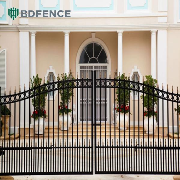 Residential Tubular Steel Fence Child-Proof