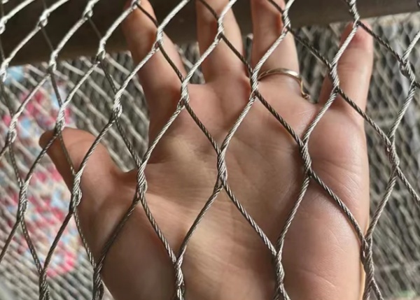 Stainless Steel Wire Rope Mesh With 42mm*42mm Mesh Size In Expanded Style For Corrosion Resistant Zoo Rope Netting
