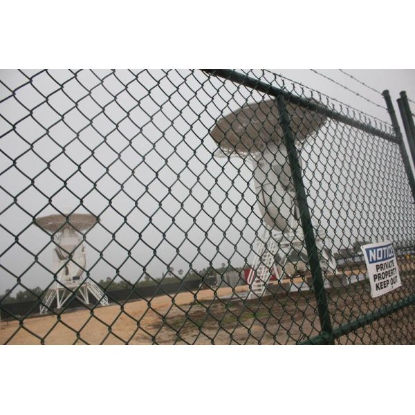 Hot Dipped Galvanized Black Chain Link Fence Cost 1.53m*10m*65mm*65mm*2.5mm