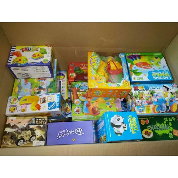 Sample Toys Miscellaneous, many quantities sold by weight price