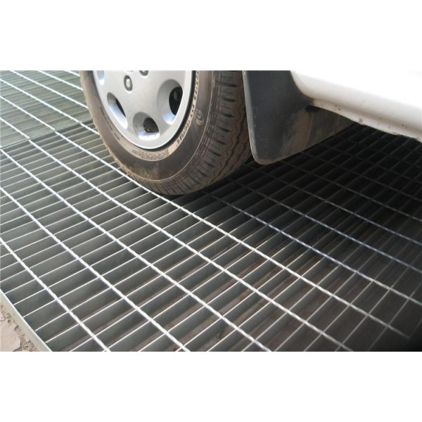 30mm Bearing Steel Walkway Mesh Square Galvanised Walkway Grating