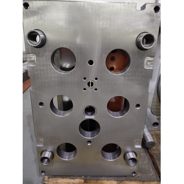 Signle Cavity Plastic Injection Mold Parts Moulding Items Ejector Pin System