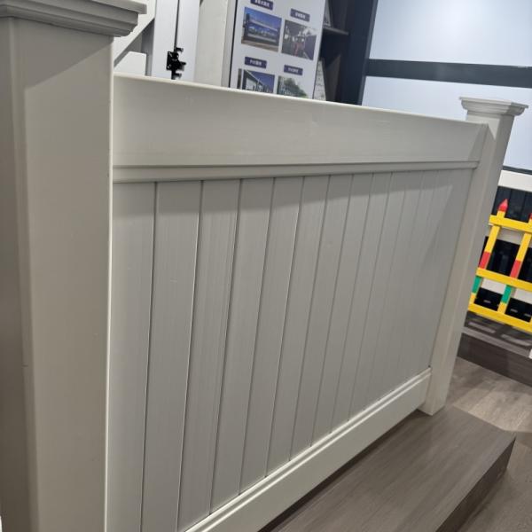 White Durable PVC Vinyl Privacy Fence Post 2.59m Waterproof for homes gardens