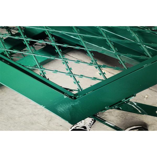 Blade Barbed Wire BTO22 Concertina Mesh Welded Razor Wire Mesh Fence For Protection And Security
