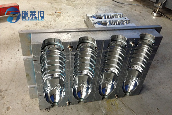 4 Cavity Full Auto Plastic Blow Moulding 380 V For 200 - 2000 Ml Bottles